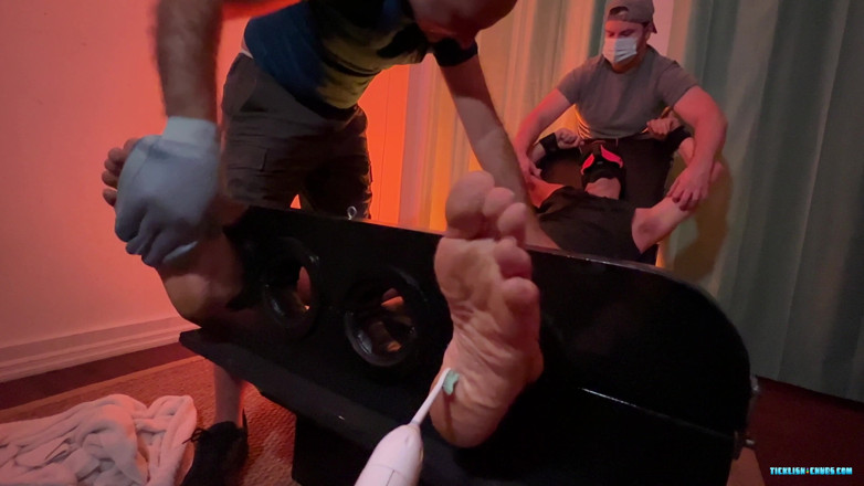 Ticklish Chubs: Gıdıklayanlar pup nibbler için geliyor