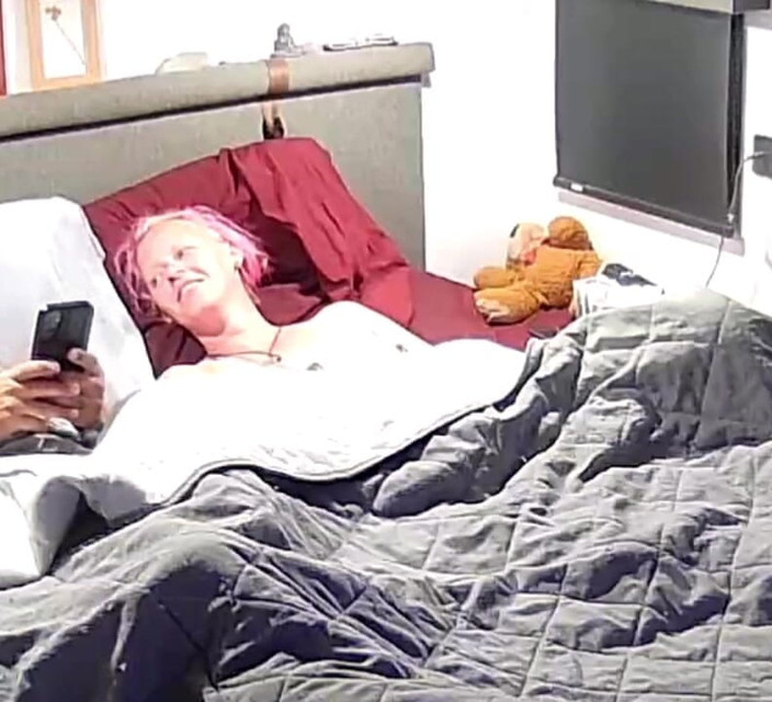 KittieNoOne: Máy bay bà già hứng tình masterbates