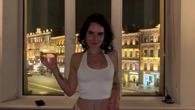 Darcy Dark: Seks di hotel dengan orang asing