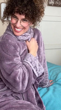 Kıvırcık tombul üvey anne anal seks isteği