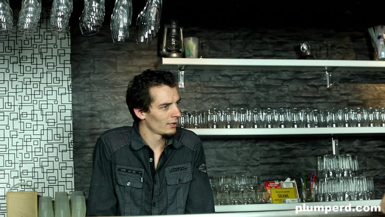 Plumperd: Šukání zadku s připínákem