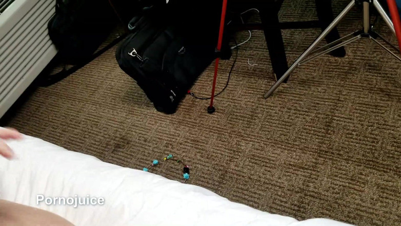 PornoJuice: Pesta seks antar ras 80 menit tante seksi.