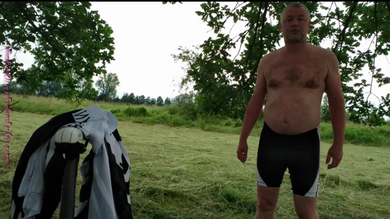 Carmen_Nylonjunge: With prostate plug on bicycle tour 2019