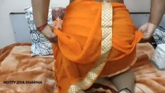 Hotty Jiya Sharmaa: Desi tetička tančí a prstí se ve své kundičce