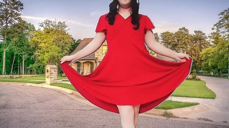 Kitty_Cross: Une tapette espiègle marche pieds nus sur White Sandy Shore