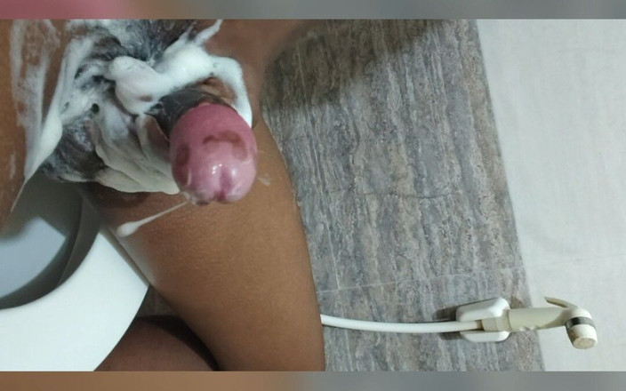 Titanichumor559: Mid Night Masterbrution