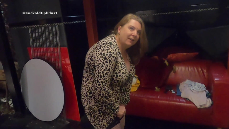 HotwifeRachel: Getting ready to shoot while chatting with the naughty photographer