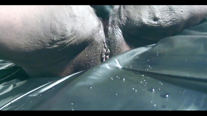 His Queen Suga: Saya Boleh Gunakan Mainan Baru Saya