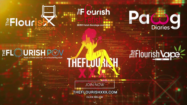 The Flourish XXX: Leccata di culo scopa in doccia e strapon ragazze giocano