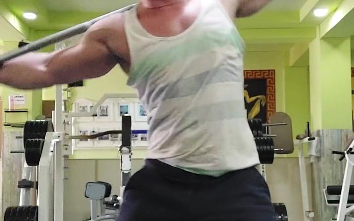 Michael Ragnar: Mușchi flexând și ejaculând 91 kg