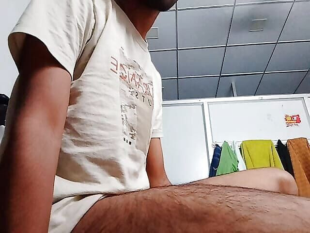 sexy_series: Pria hot ini lagi bugil sambil bugil!