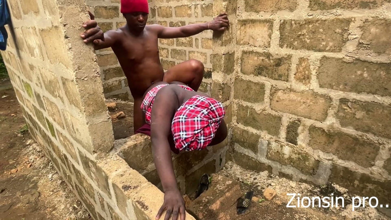 Zion: Haushilfe Und Der Pförtner in Einem Unfertigen Gebäude Ficken