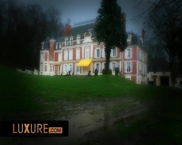 Luxure: Orgia com 3 gatas em um castelo de swing