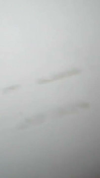 コヴィルから戻ってきて、私は彼女の祖母の寝室に入りました