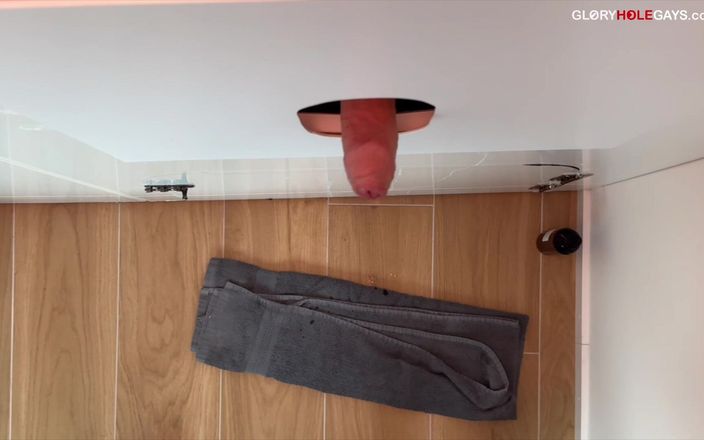 GLORYHOLEGAYS: Bi guy intenta paja - pero explota en el gloryhole