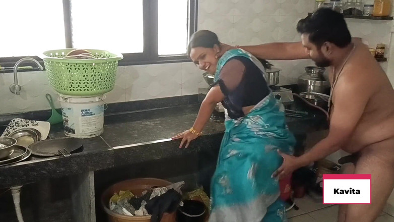 Kavita _zawazawi: Desi indisches Kavita Zimmermädchen Ficken mit Hausbesitzer Tatya in der...