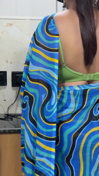 सौतेली मम्मी गलत गोली लेती है और उसे सेक्सुअल हैरेसर देते हुए समाप्त करती है मुझे इसे दूर करने में मेरी मदद करने दो