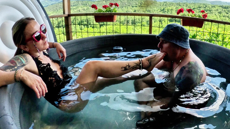 Mistressyammyboots: Tôn thờ ở rìa nước, khoảnh khắc thư giãn của nữ...