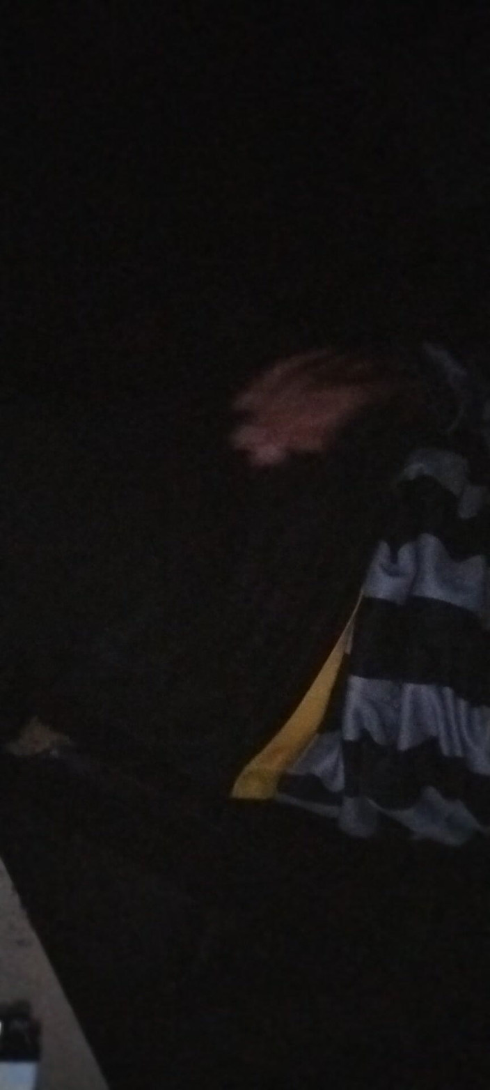 AlexAlejandro13: Торкаючись себе перед штанами