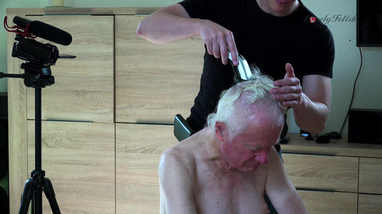 Lovely Male Fetish: Rasage d'un vieux privé