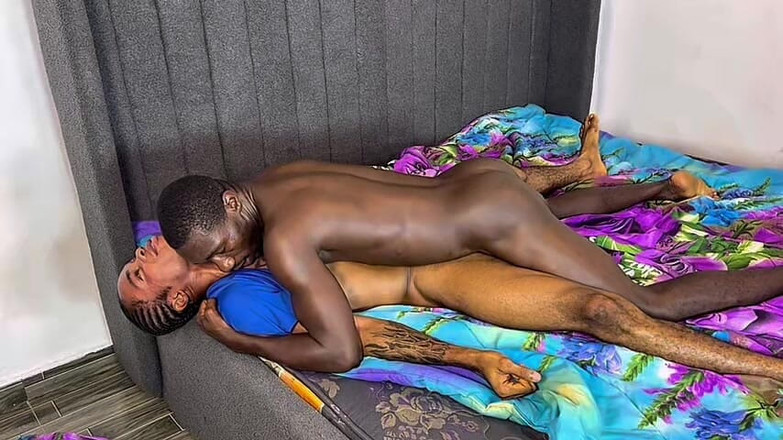 Baddestboyx: Того дня малюк прийшов до мене додому, він завжди поклоняється кожному дюйму цього тіла