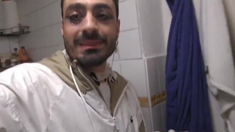 Blackfemboygerman: Femboy liże stopy tatusia i spuści