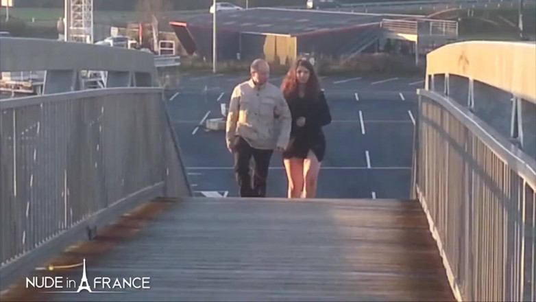 Nude in France: Adriana Anal zerżnięta w Trójdrożny bez męża