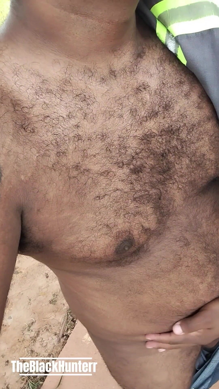 TheBlacKHunterr: auf der Straße und sich ausziehen