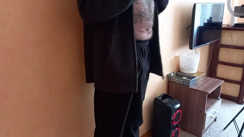 Zona901: Madrasta masturba meu pau e tira o tesão da manhã