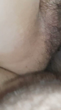 Mi scopo la mia matrigna pelosa mentre il patrigno non è casa.