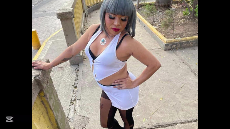 Ladyboy69: Ich squirtet, als sie meinen schwanz in meinen arsch schieben