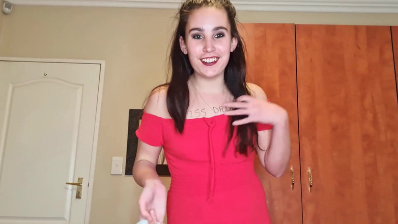 domslutfucker: Bezcenná děvka masturbuje, ponižuje se pro svého zákazníka