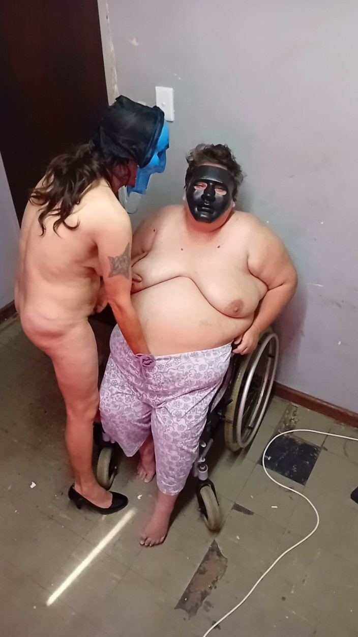 hothouse18xxx: Stara milf bawi się z dużym szefem Stacys Pussy Lesbijska...
