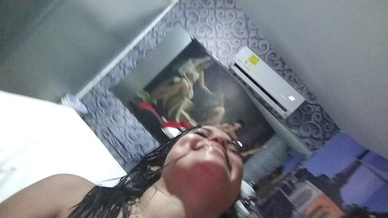 AngyAmazon: Tanec a svádění na mého černého býka s písní o podvádění