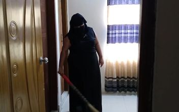 Hijab Hookup Air B Nb Home Rent & Gets Free Big Teen Muslim Maid in Saudi Arabia