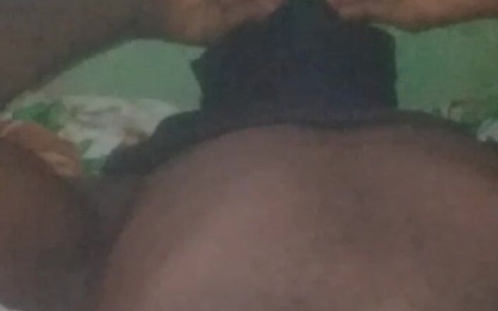 Badman4606: Il tipo pazza arrapato di nigeriana ama masturbarsi il suo...