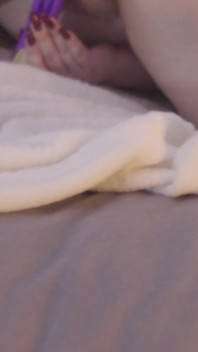 ¡Mírame con un vibrador! ¡Hoy sí que lo hago!