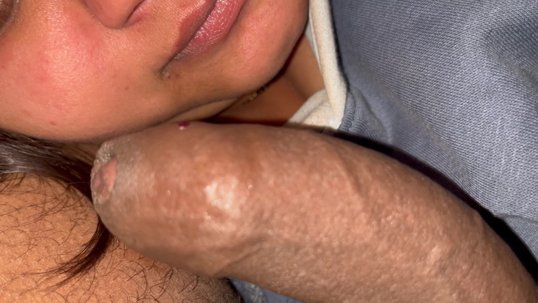 Catchybusty: Señora maestra jugando con su estudiante polla