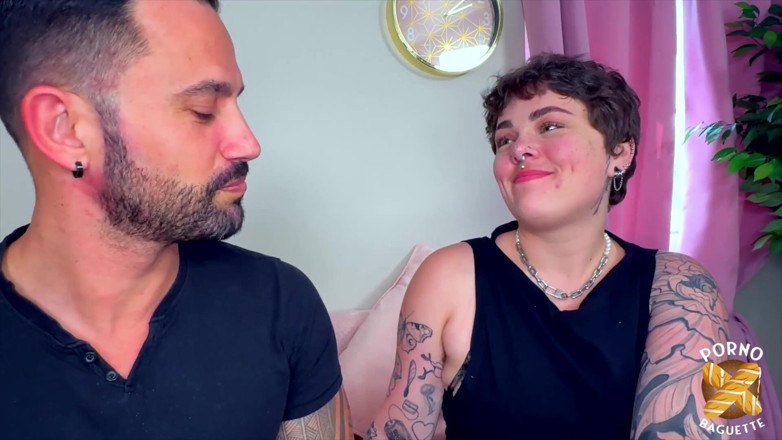 Porno Baguette: Betty, pěkná holka, je ošukaná všude