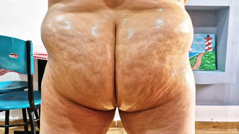 Tinaandedward: Follow My Ass