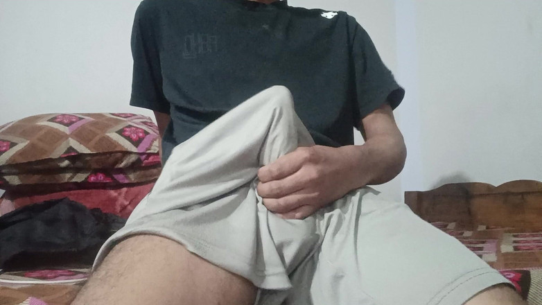 Handsomebulge12: Pria yang lagi sange banget ngocok
