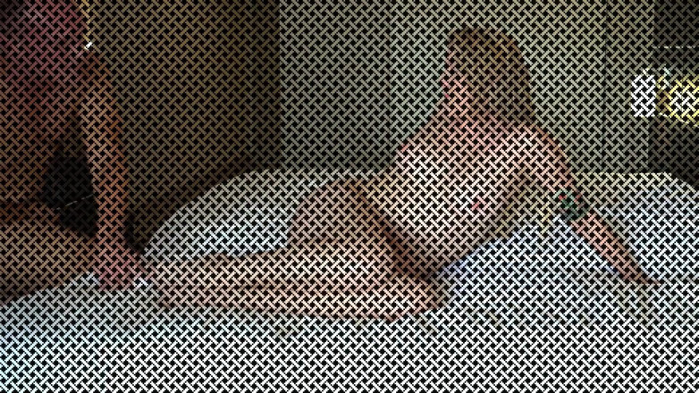 DCTrousersnake: Alexandra - camarera sexy abre su culo después de su turno