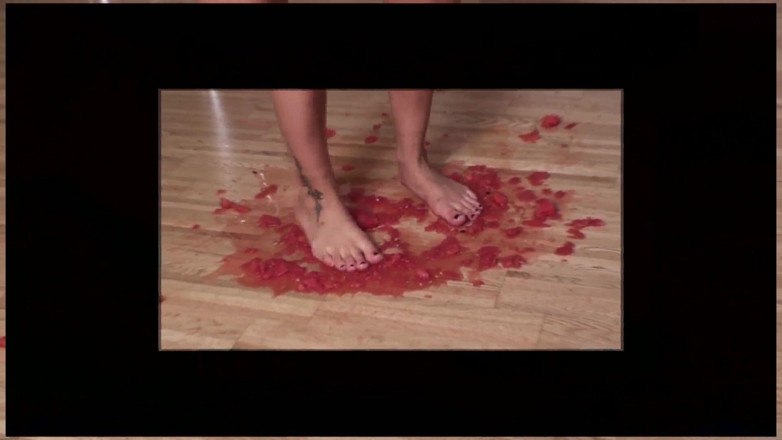 Foot Girls: Crushing watermelons