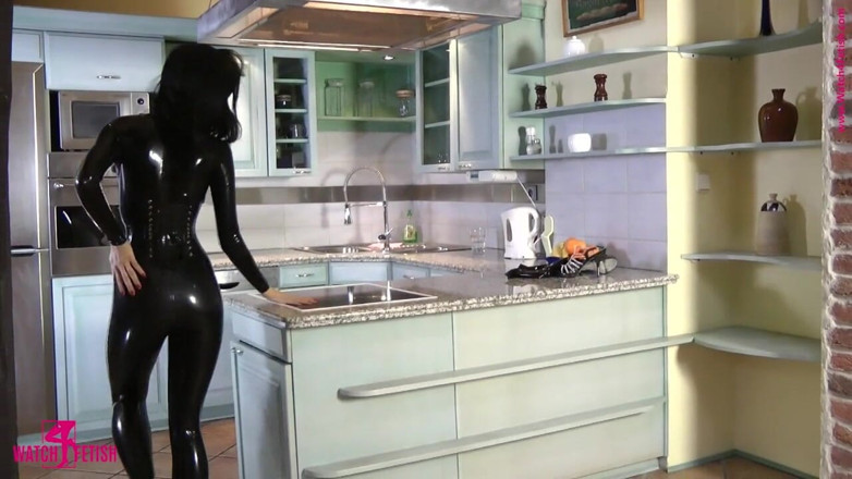Fem Latex: Терецца та її любов до латексу