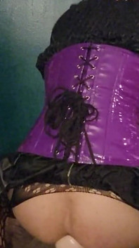Een enorme dildo met drie hoofden als kontplug gebruiken en eindigen met een vibrator extreem anaal