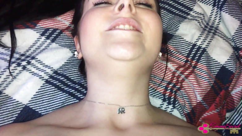 Emma Secret: クリスマスマーケット閉店!見知らぬ人は私を裸でファックします!