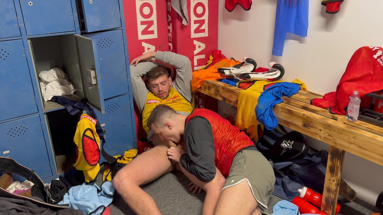 Jak Wycombe: Cowok nakal straight dientot habis-habisan di ruang ganti baju