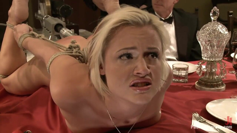 Public Disgrace by Kink: Jasmine Jolie: Obyčejná děvka