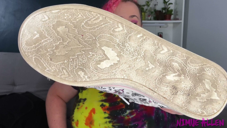 Nimue Allen: Lecca le mie scarpe sporche da festival pulito