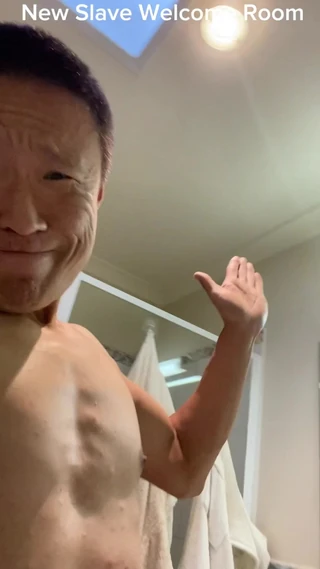 Đó là những gì đã xảy ra trong phòng chào đón nô lệ mới